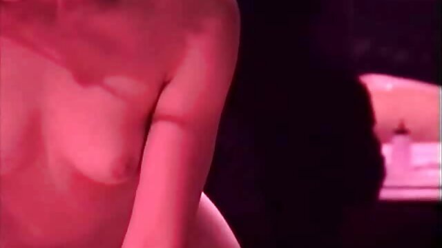 XXX sem registo  Pamela Sanchez esguicha-se da masturbação com sexo anal ao vivo gratis vibrador G quente